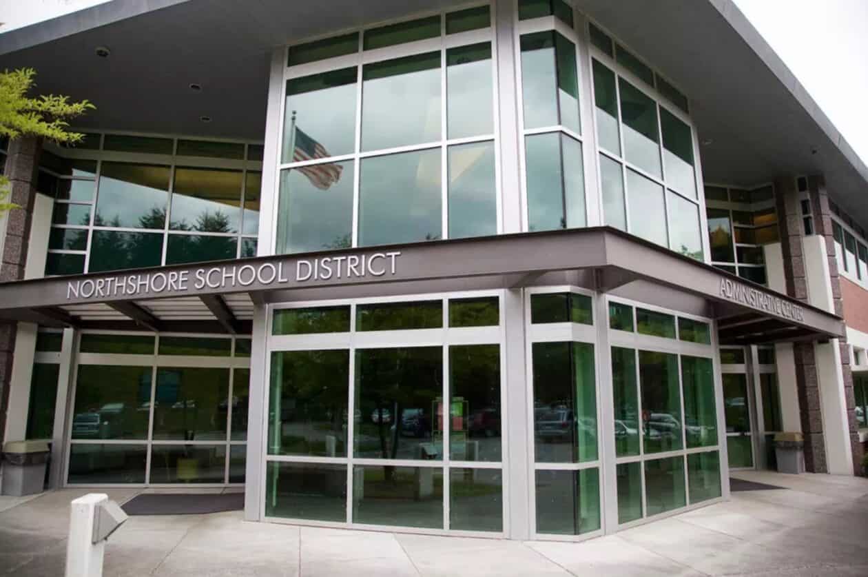 Northshore School District ‘pauses’ online learning program, mentioning equity dilemmas
